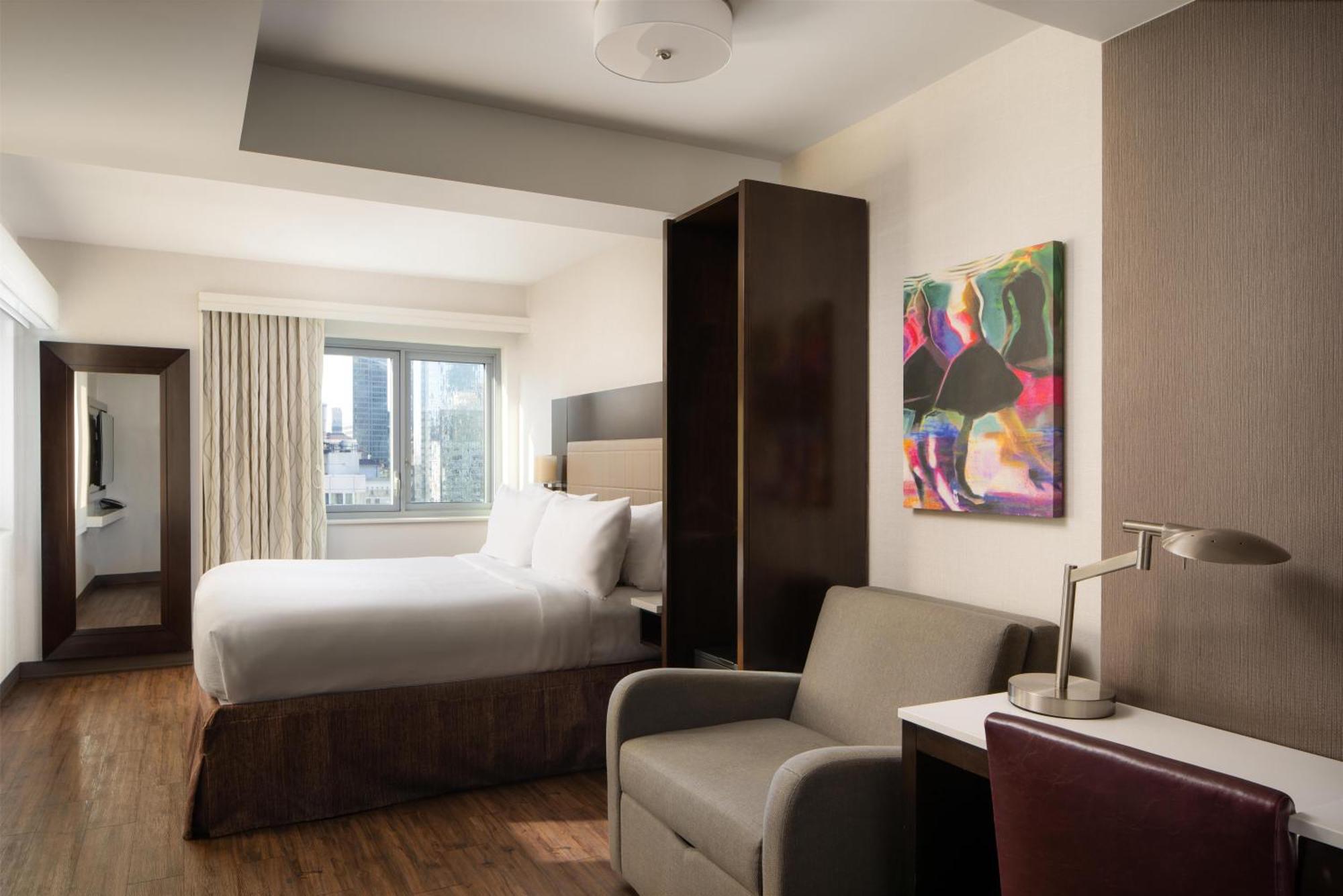 King Studio Suite with View - Hearing Accessible